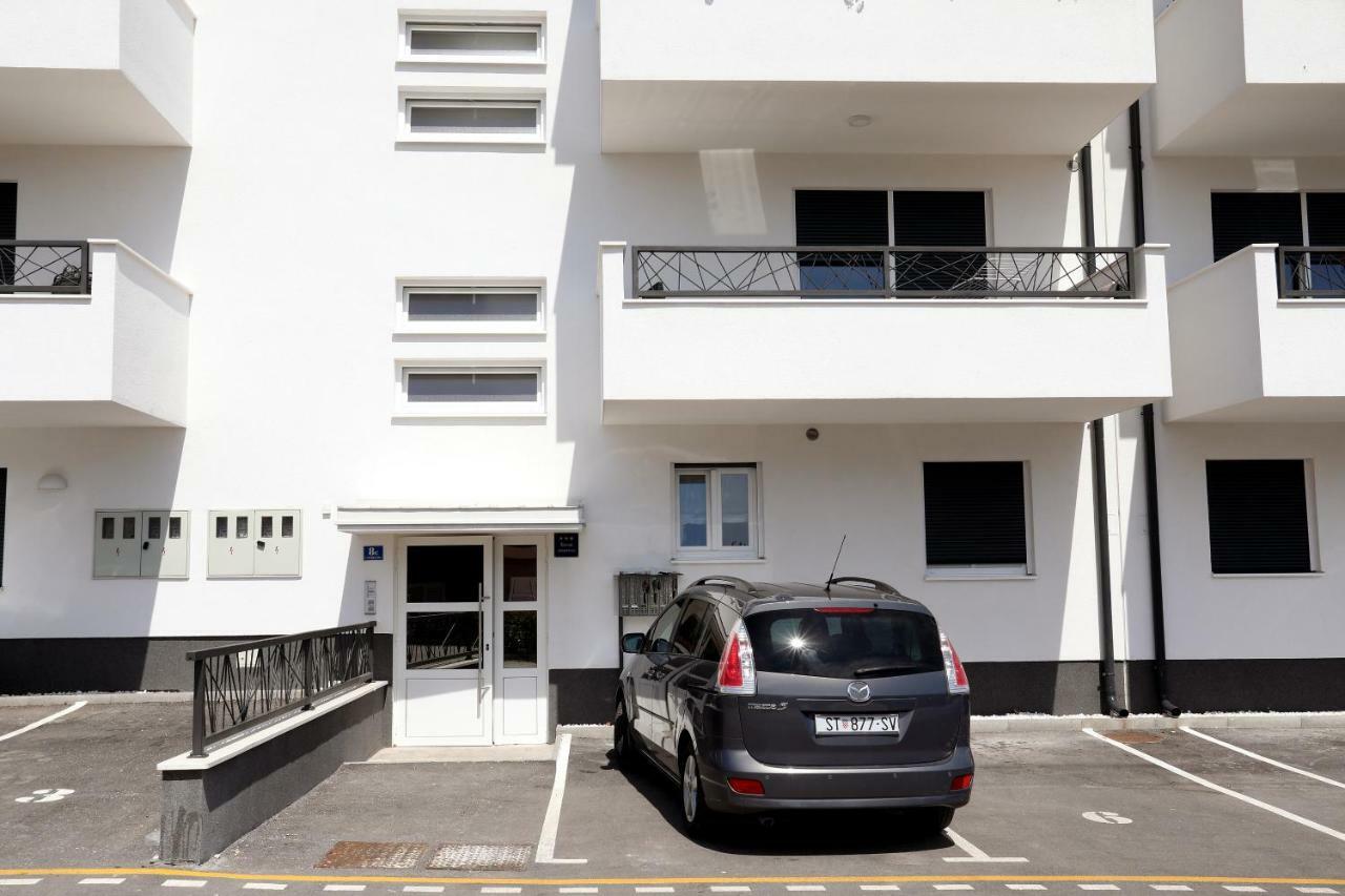 Apartment Little Marijeta Trogir Exterior photo